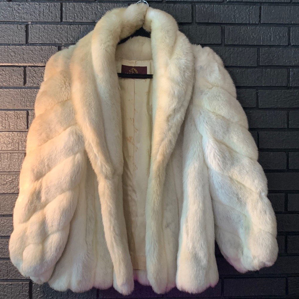 Jordache Vintage Faux Fur Coat size 11/12 (C)